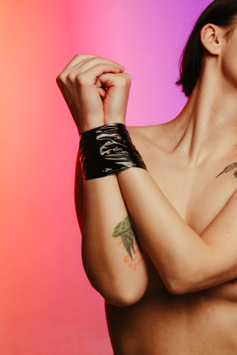 Bondage Tape Vanilla Oxytocin Black 1169-02lola